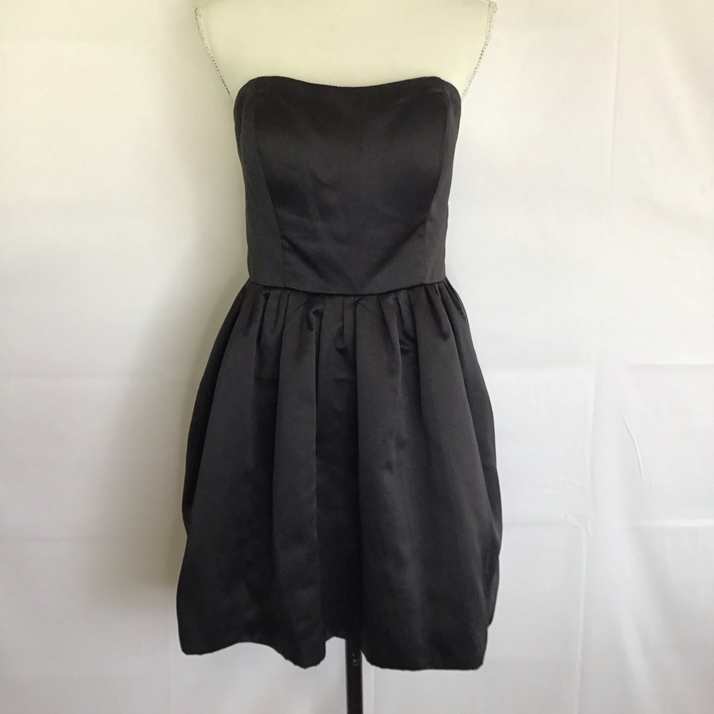 JJs HOUSE WOMEN BLACK SATIN STRAPLESS HEART SHAPE PLEATED EVENT DRESS- No SZ Tag